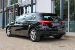 MERCEDES-BENZ A 200 / BUSINESS PAKET / NAVIGATION