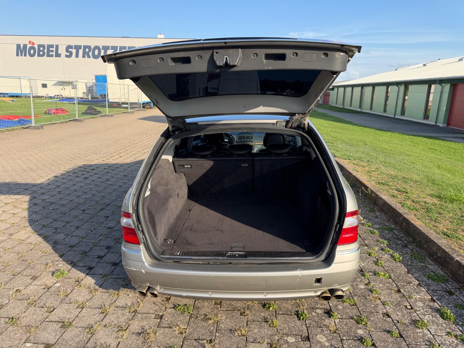 Mercedes-Benz E320 2006 — photo 9