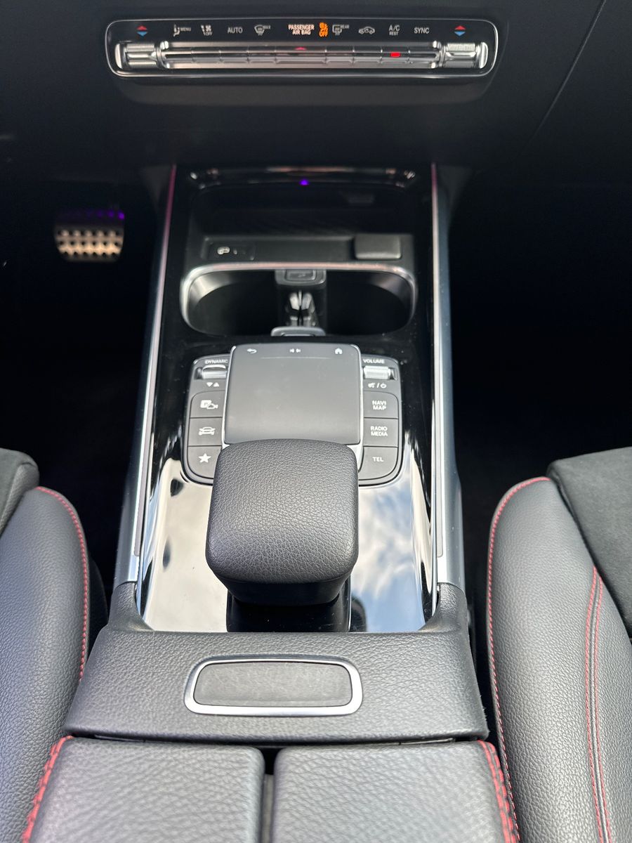 Fahrzeugabbildung Mercedes-Benz GLB 220d AMG Line NAV+AHK+360GRAD+SHZ+MEMORY