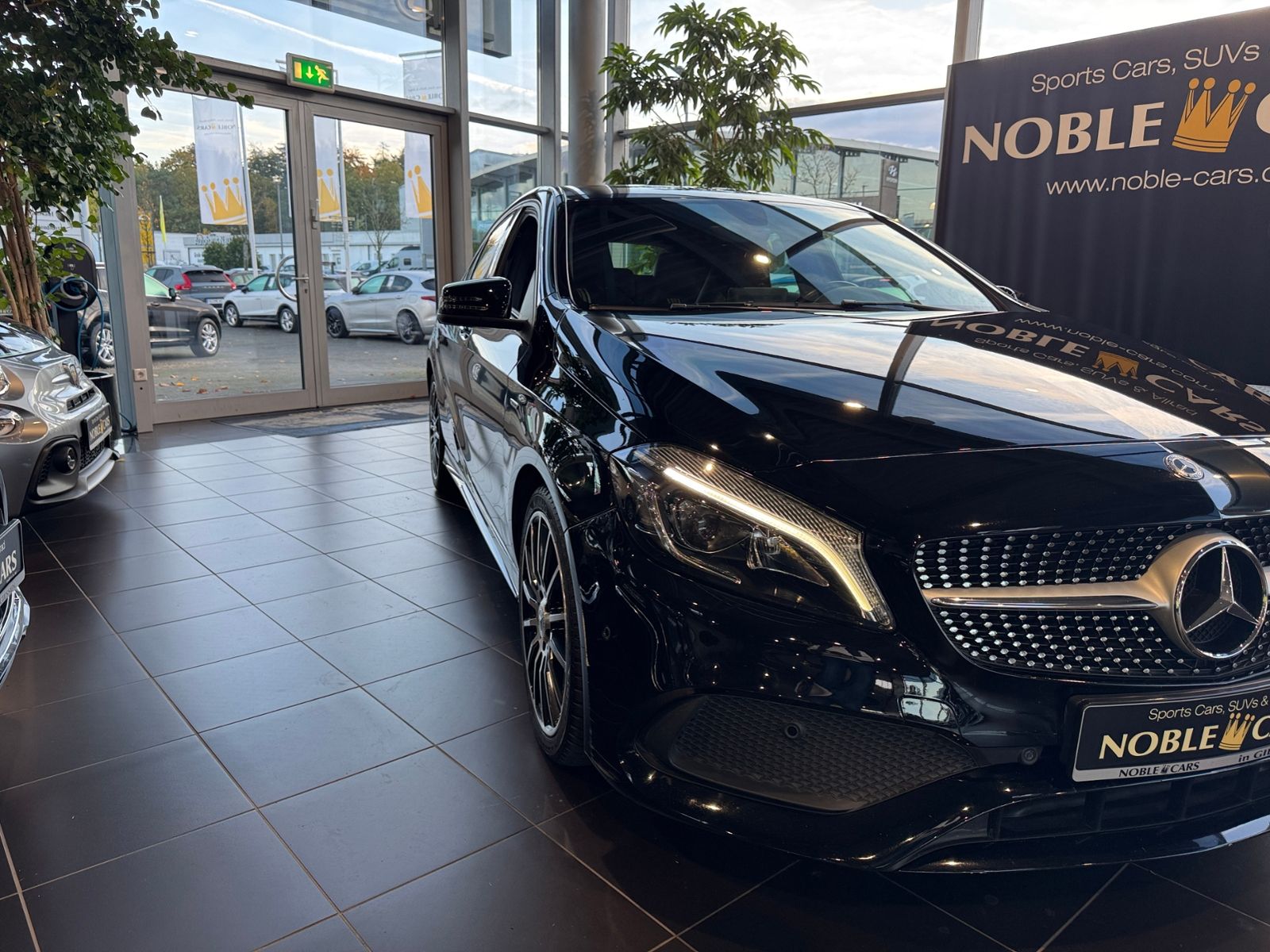 Fahrzeugabbildung Mercedes-Benz A 200 AMG Line PEAK Edition LED NAV SHZ 18"