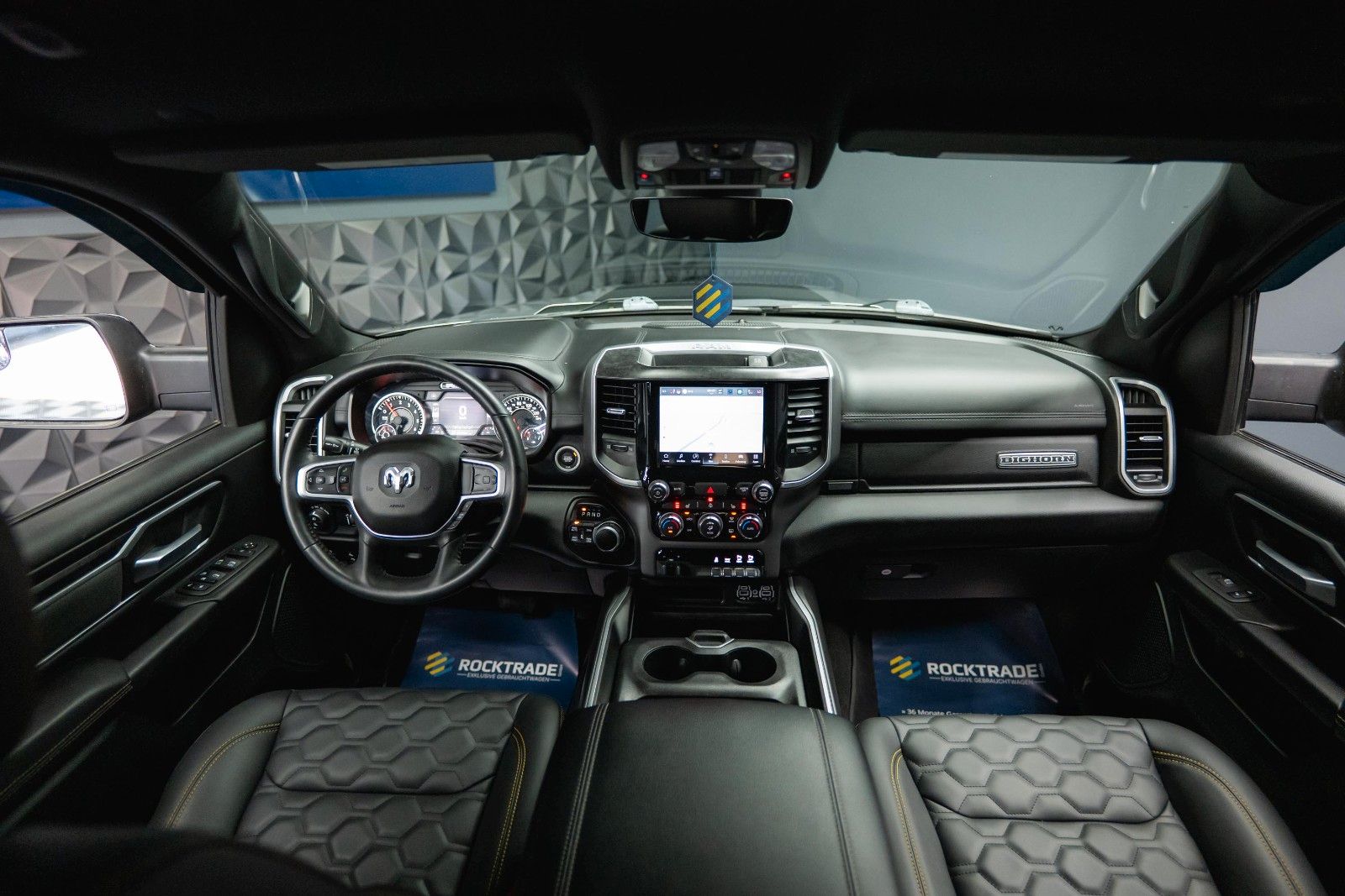 Fahrzeugabbildung Dodge RAM 5.7 V8 HEMI 4x4 OFFROAD LONGBED Seilwinde 5T