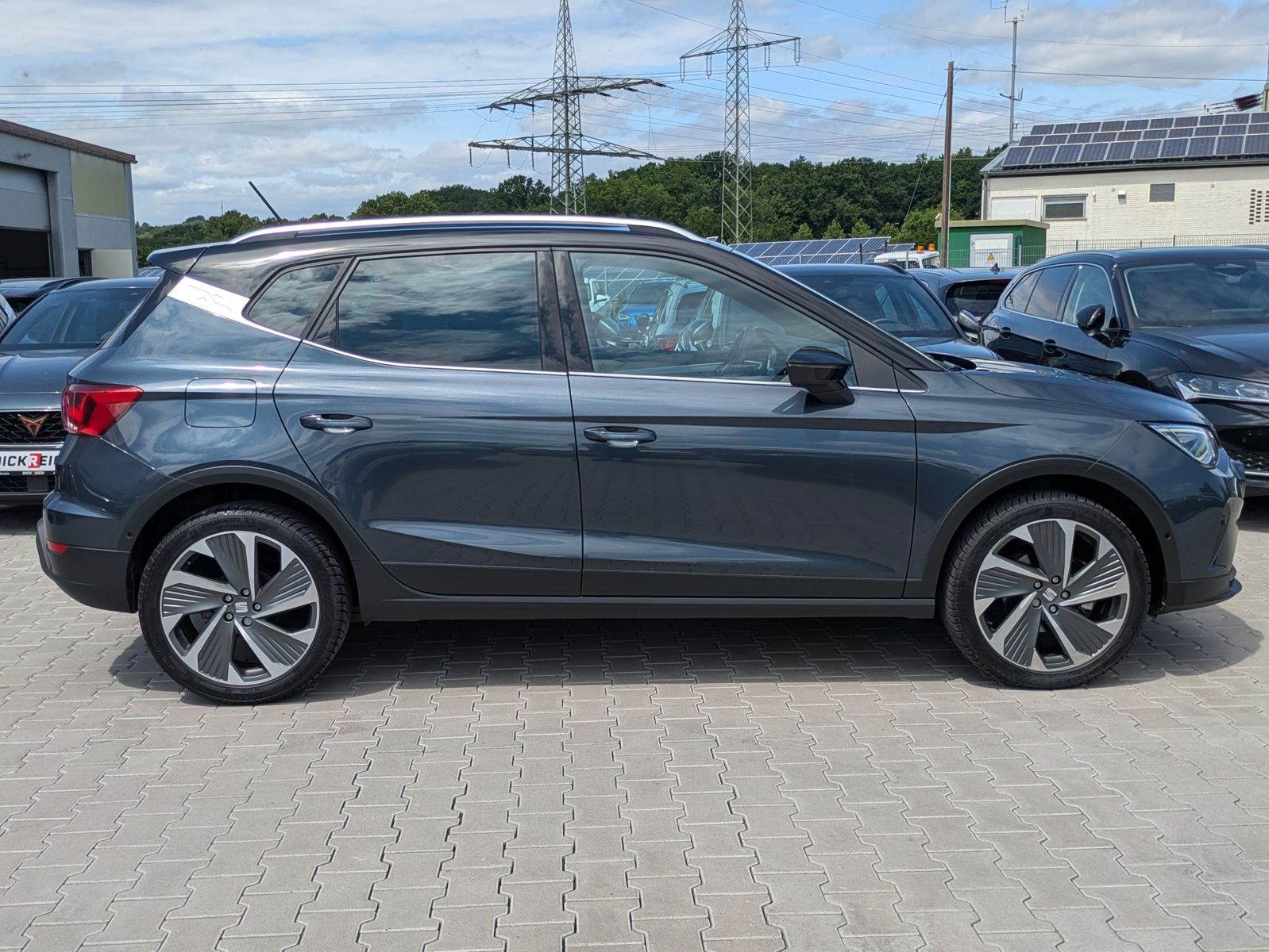Fahrzeugabbildung SEAT Arona 1.5 TSI FR DSG AHK*ACC*LED*APP*DAB*KAMERA