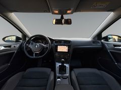 Fahrzeugabbildung Volkswagen Golf VII Variant Comfortline Navi Sitzh ACC AHK