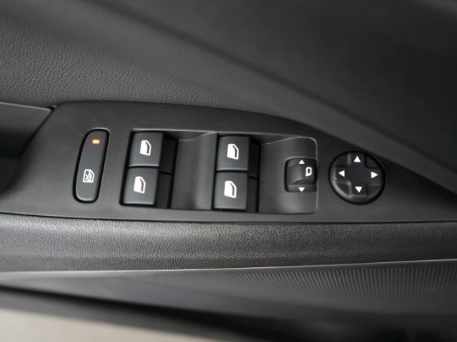Crossland ELEGANCE+NAVI+RÜCKFAHRKAMERA+SITZ-/LEN