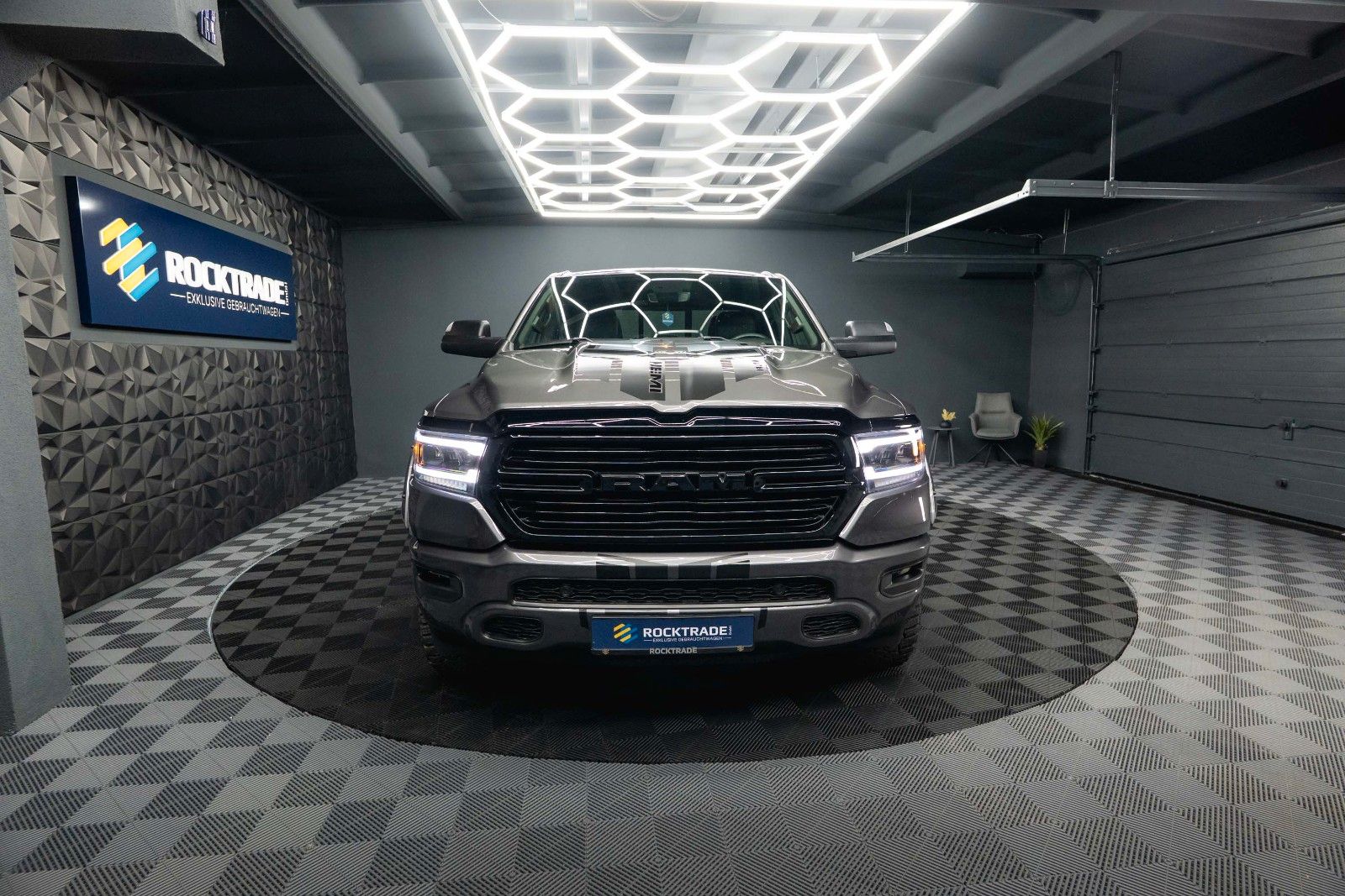 Fahrzeugabbildung Dodge RAM 5.7 V8 HEMI 4x4 OFFROAD LONGBED AXLE LOCK