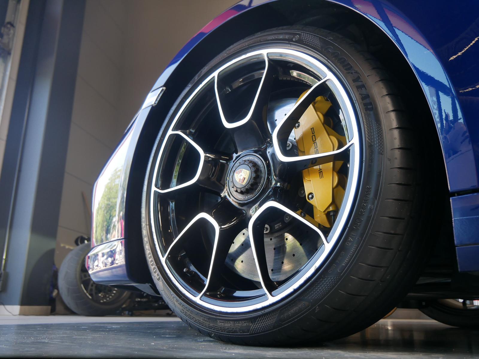 Porsche 992 911 Turbo S Lift Matrix Sportabgas PASM 1.Hd