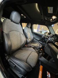 MYAUTOCENTER – Gebraucht- und Jahreswagen mit Werkstattservice in Pfaffenhofen MINI Mini 5-trg. Cooper D *Navi*Pano*