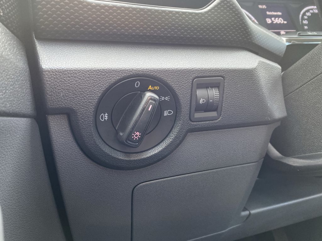 Fahrzeugabbildung Volkswagen T-Cross 1.0 TSI OPF Life *Sitzh. v*Lichtsensor*