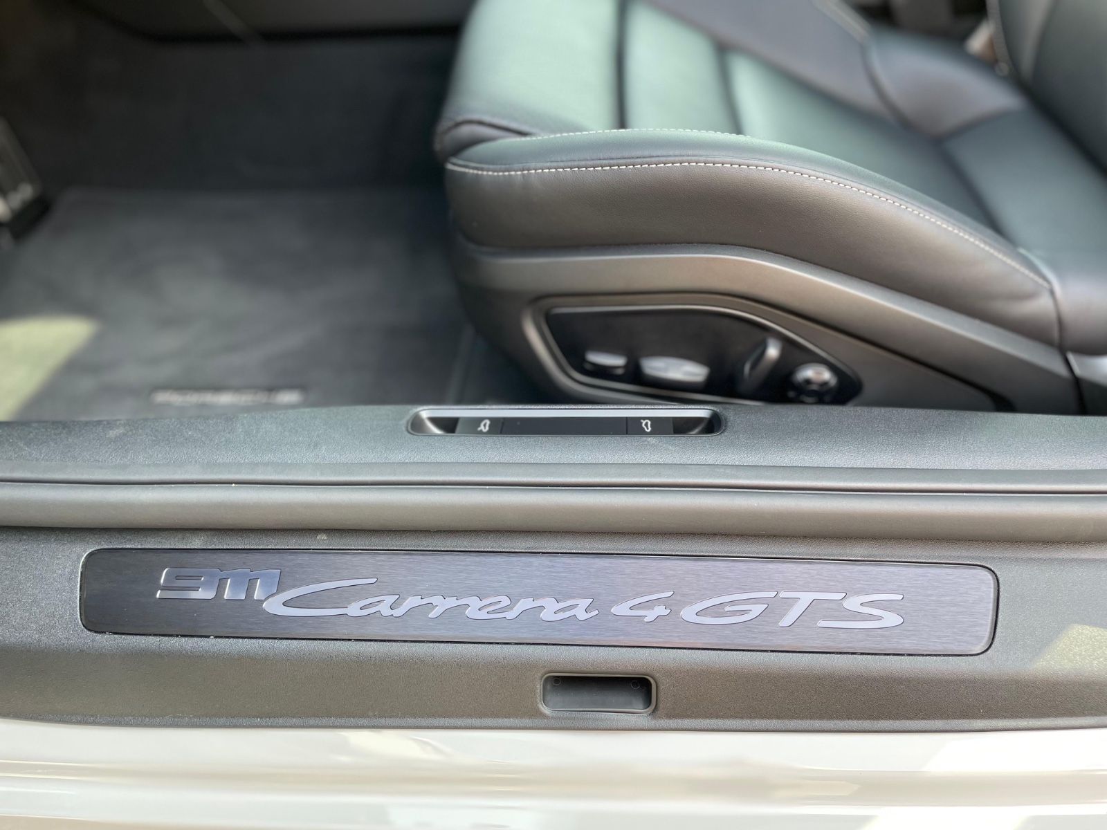 Fahrzeugabbildung Porsche 992 911 4 GTS Coupe Facelift |Lift|SportDesign|