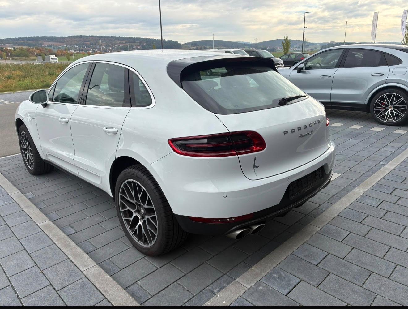 Porsche Macan S 1.Hand Alcantara LED 20Zoll Luft MwSt