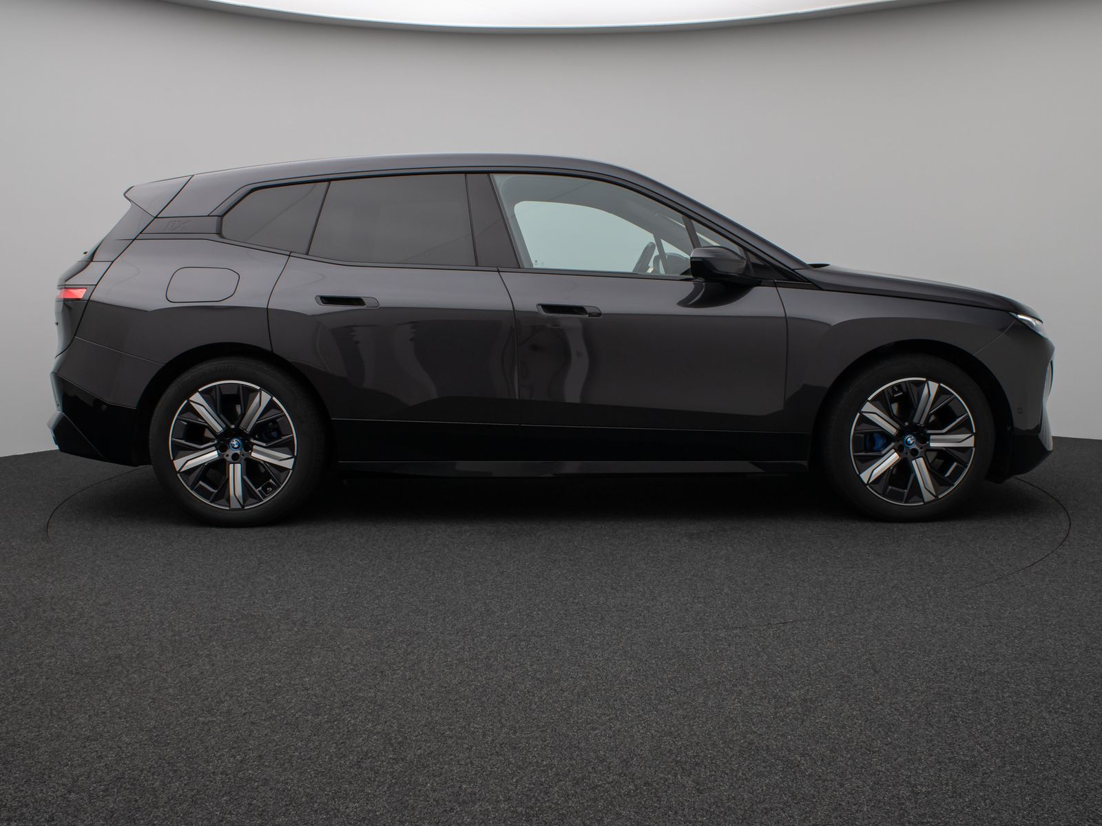 Fahrzeugabbildung BMW iX xD40 Sport DAB SoftClose SkyLounge H/K 21Zoll