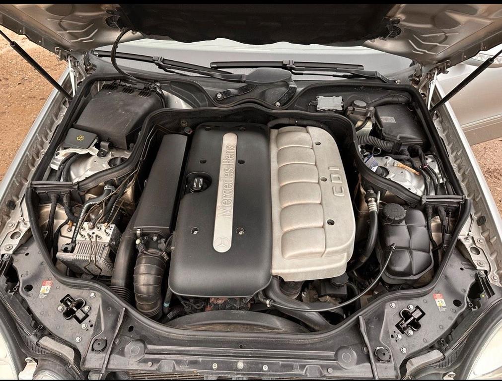 Mercedes-Benz E 320