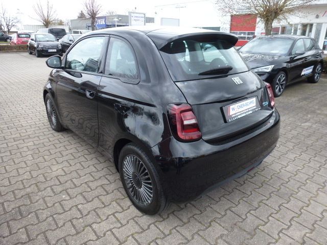 Fahrzeugabbildung Fiat 500e Icon 42 kWh + DAB + Navi