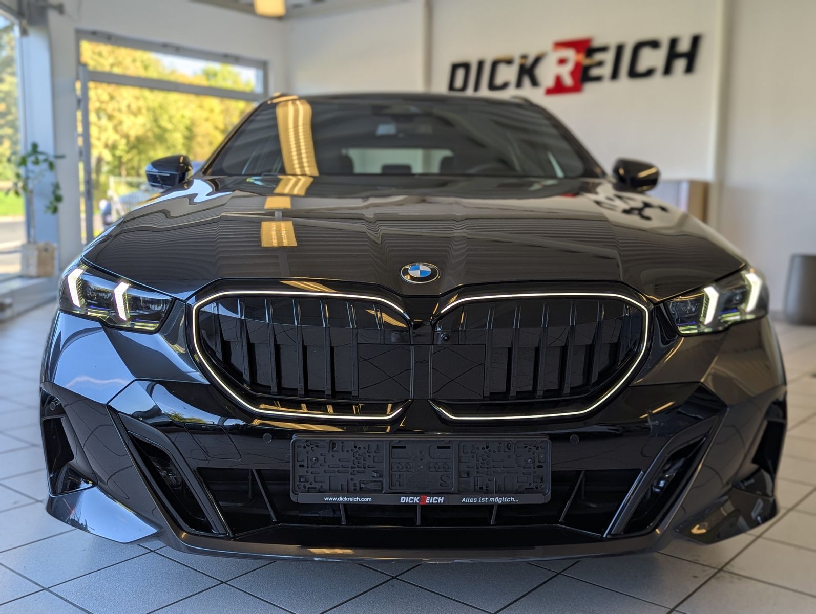 Fahrzeugabbildung BMW 540  d xD M-Sport PRO Pano Innov. Travel AHK 20"