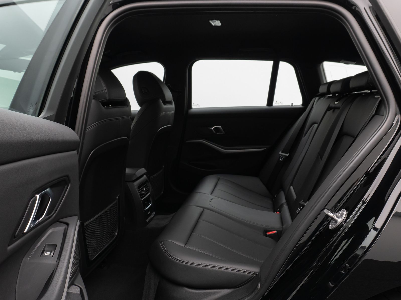 Fahrzeugabbildung BMW 320d xD Laser DAB PDC AHK Alarm Komfort Sport