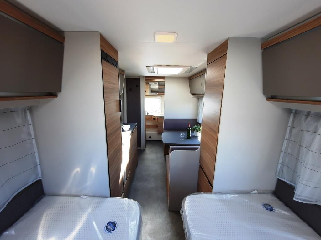 Fahrzeugabbildung Dethleffs Nomad 490 EST Verfüg./Sparen Sie 4.882,- €