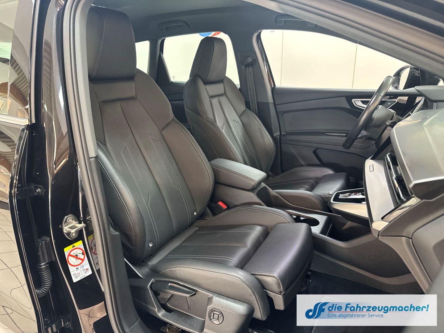 Fahrzeugabbildung Audi Q4 e-tron 45 quattro Sportpaket Navi Leder Digit