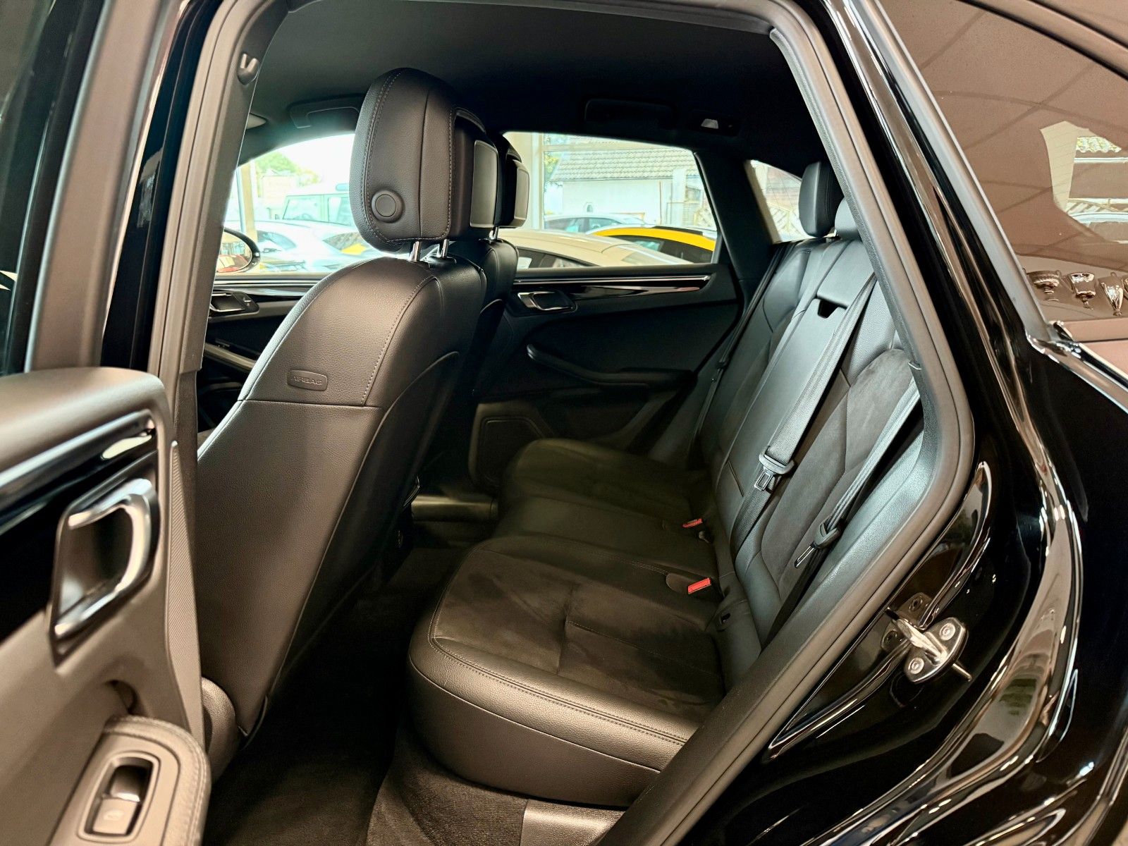 Fahrzeugabbildung Porsche Macan S PDK AHK/21"Zoll/DAB/LED