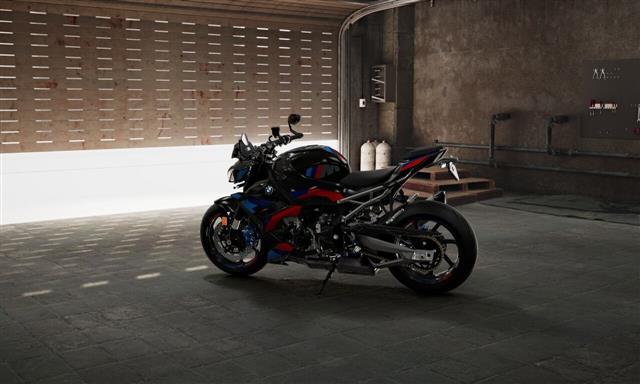 BMW M 1000 R