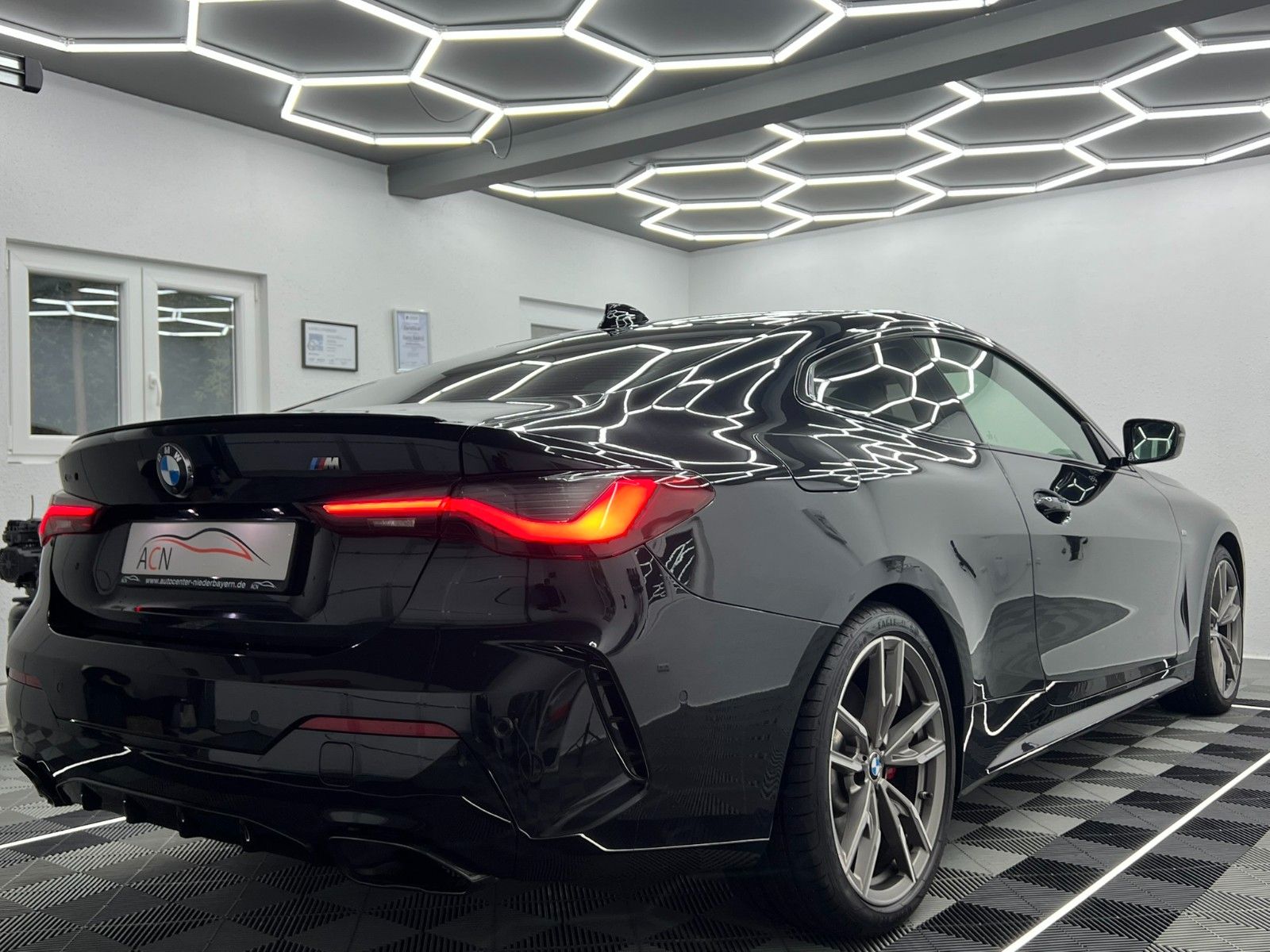 Fahrzeugabbildung BMW M440 i xDrive/LED/DAB/KAM/MEMORY/BICOLOR 19 ZOLL