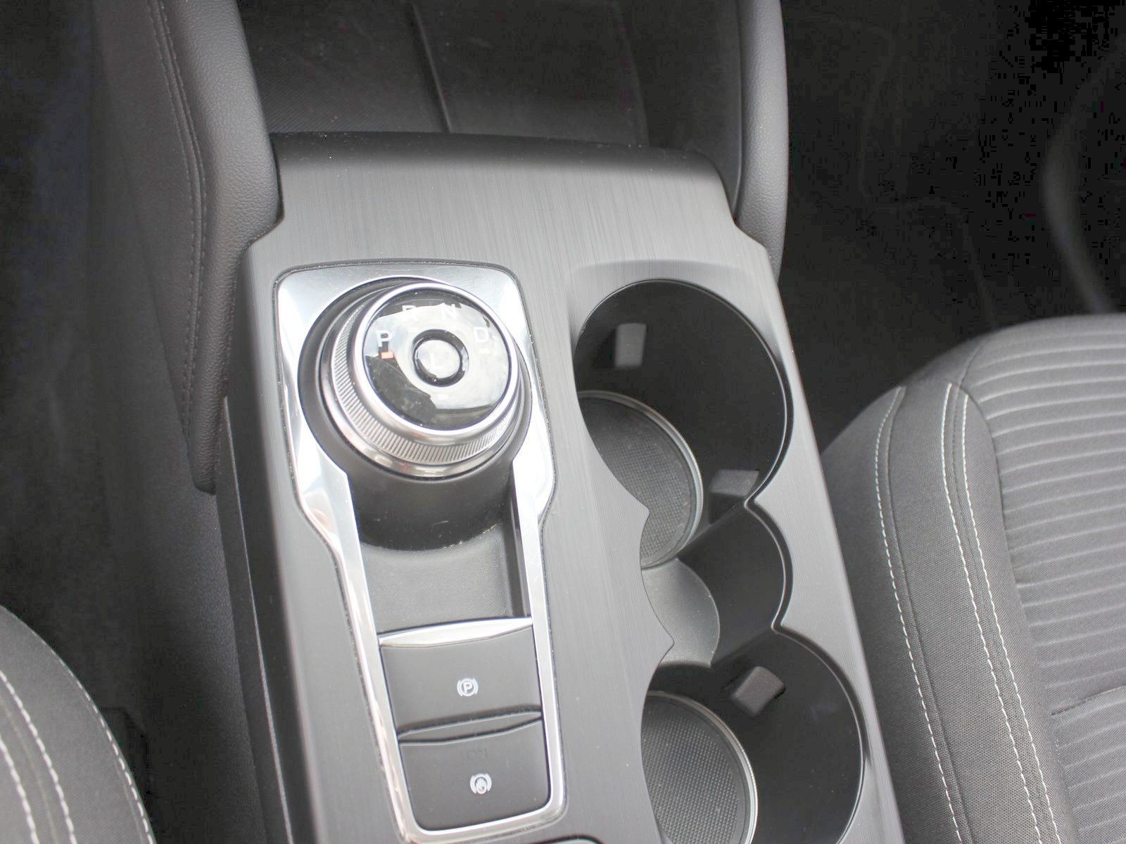 Fahrzeugabbildung Ford Kuga Hybrid Titanium 2,5 Duratec
