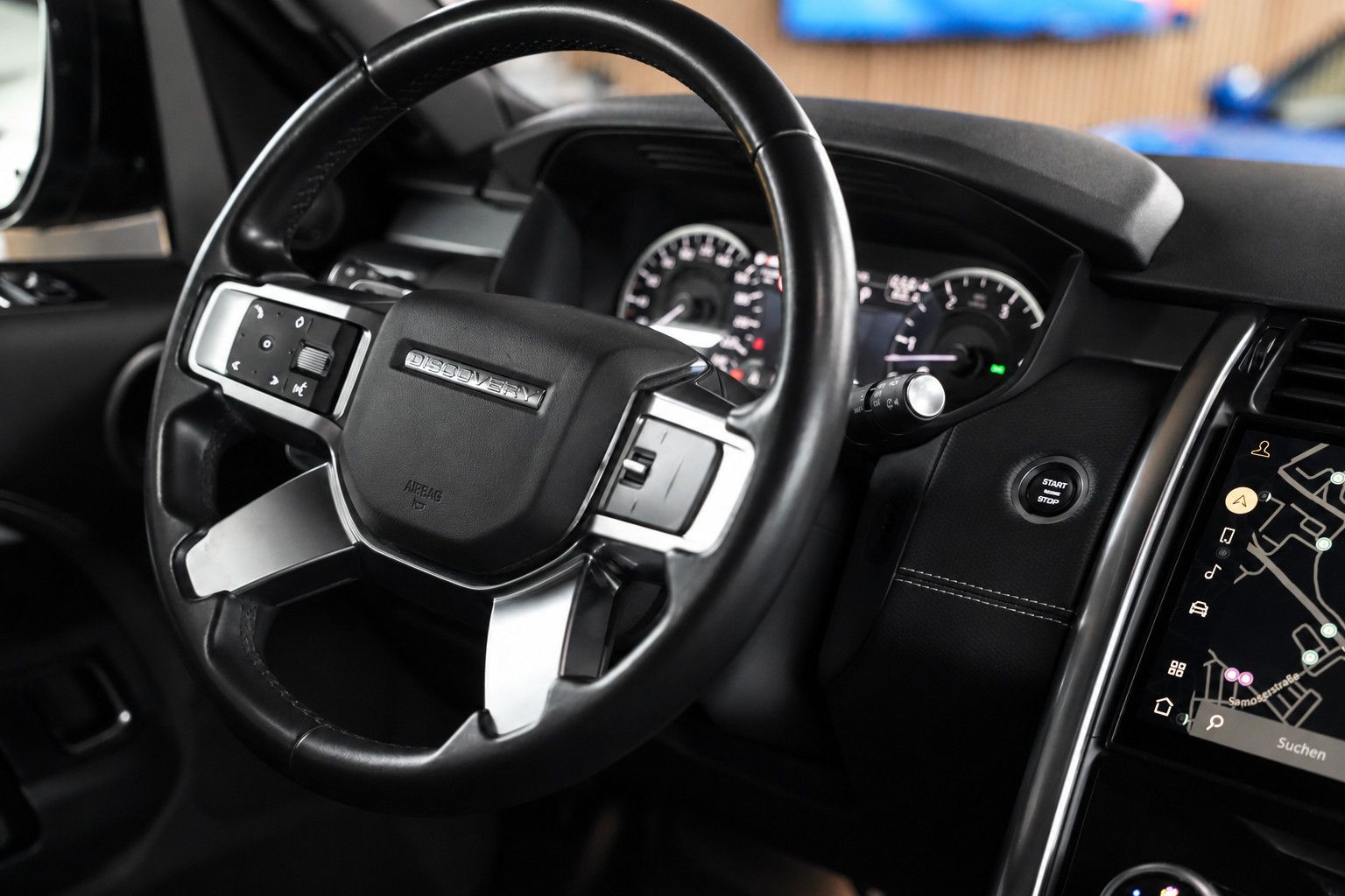 Fahrzeugabbildung Land Rover Discovery SE*R-Dynamic*7-Sitz*Pano*Meridian*360°
