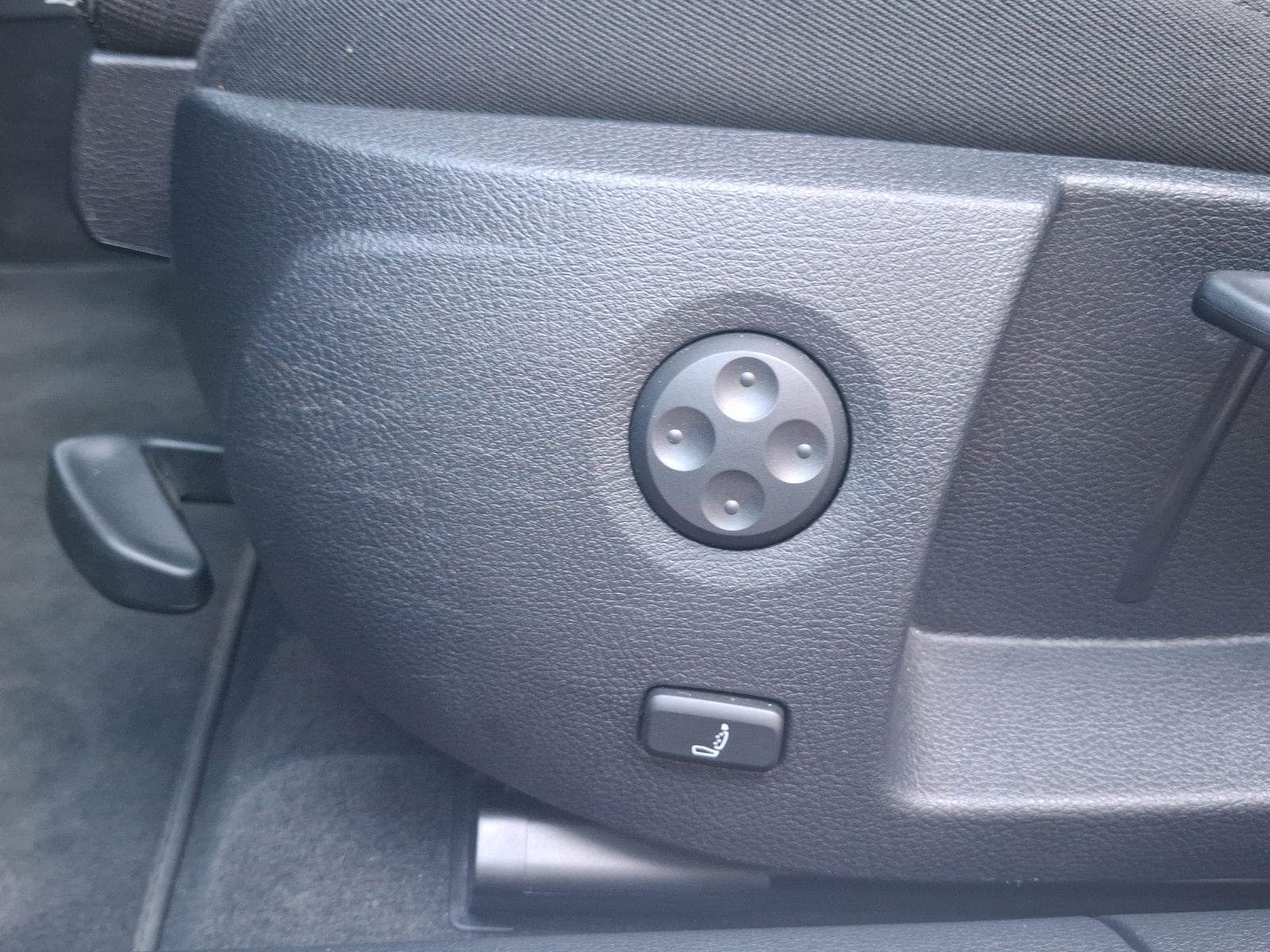 Fahrzeugabbildung Audi A3 Sportback 35 TFSI sport LED Navi GRA PDC SH 1