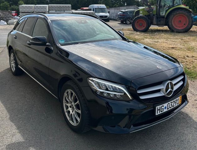 MERCEDES-BENZ C 180 d T. Aut. LED PDC Sportsitze