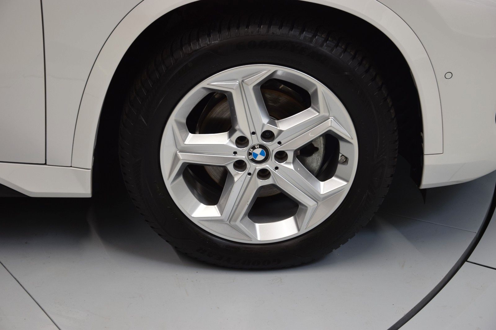 Fahrzeugabbildung BMW X1 18 i sDrive M Sport Pano LED Leder h/k Memory