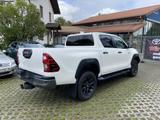 Toyota Hilux Double Cab Invincible 4x4 - Toyota Hilux: Geländewagen