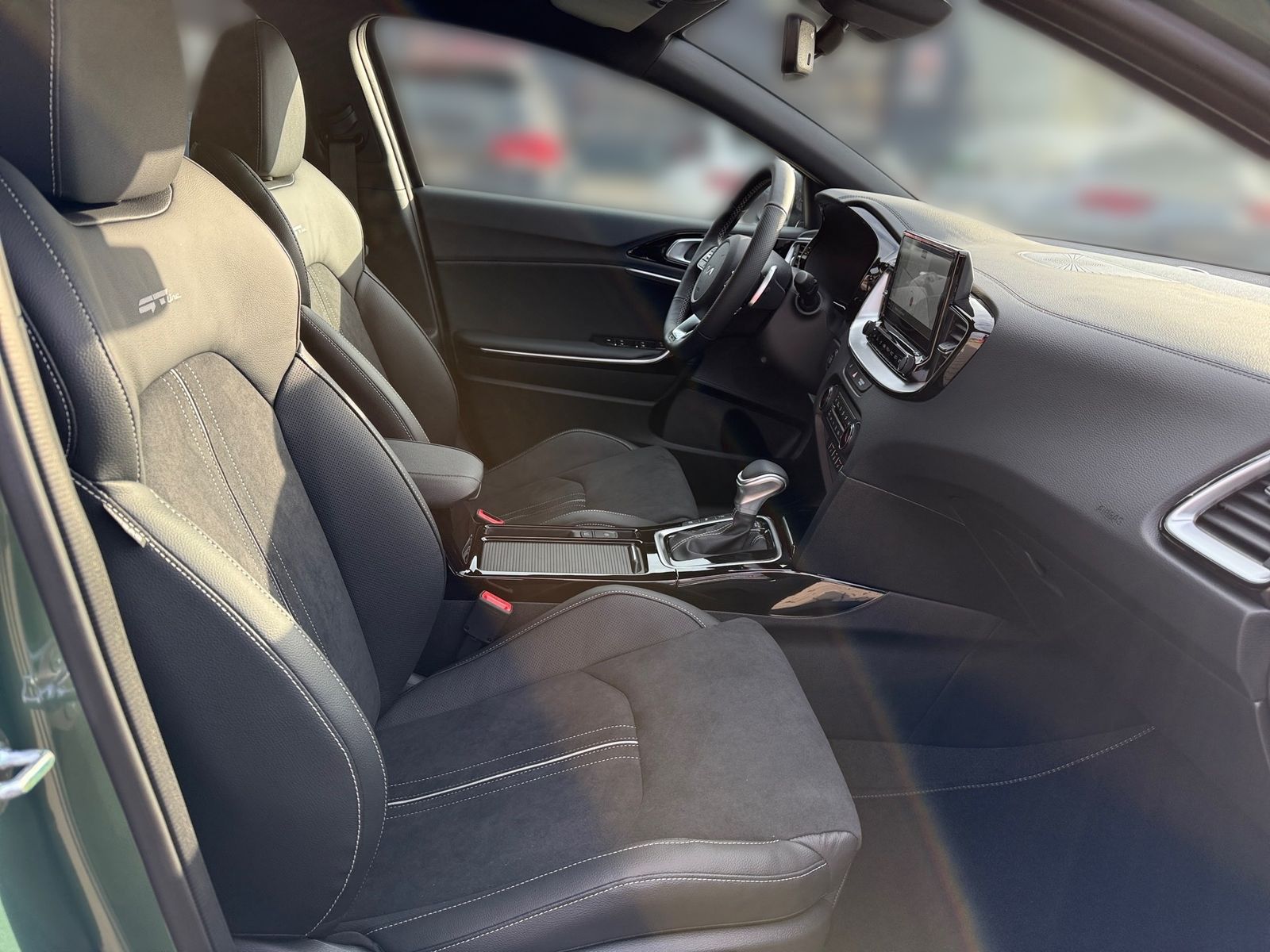 Fahrzeugabbildung Kia PROCEED 1.5T 140 DCT GTL TEC 18Z LEDER