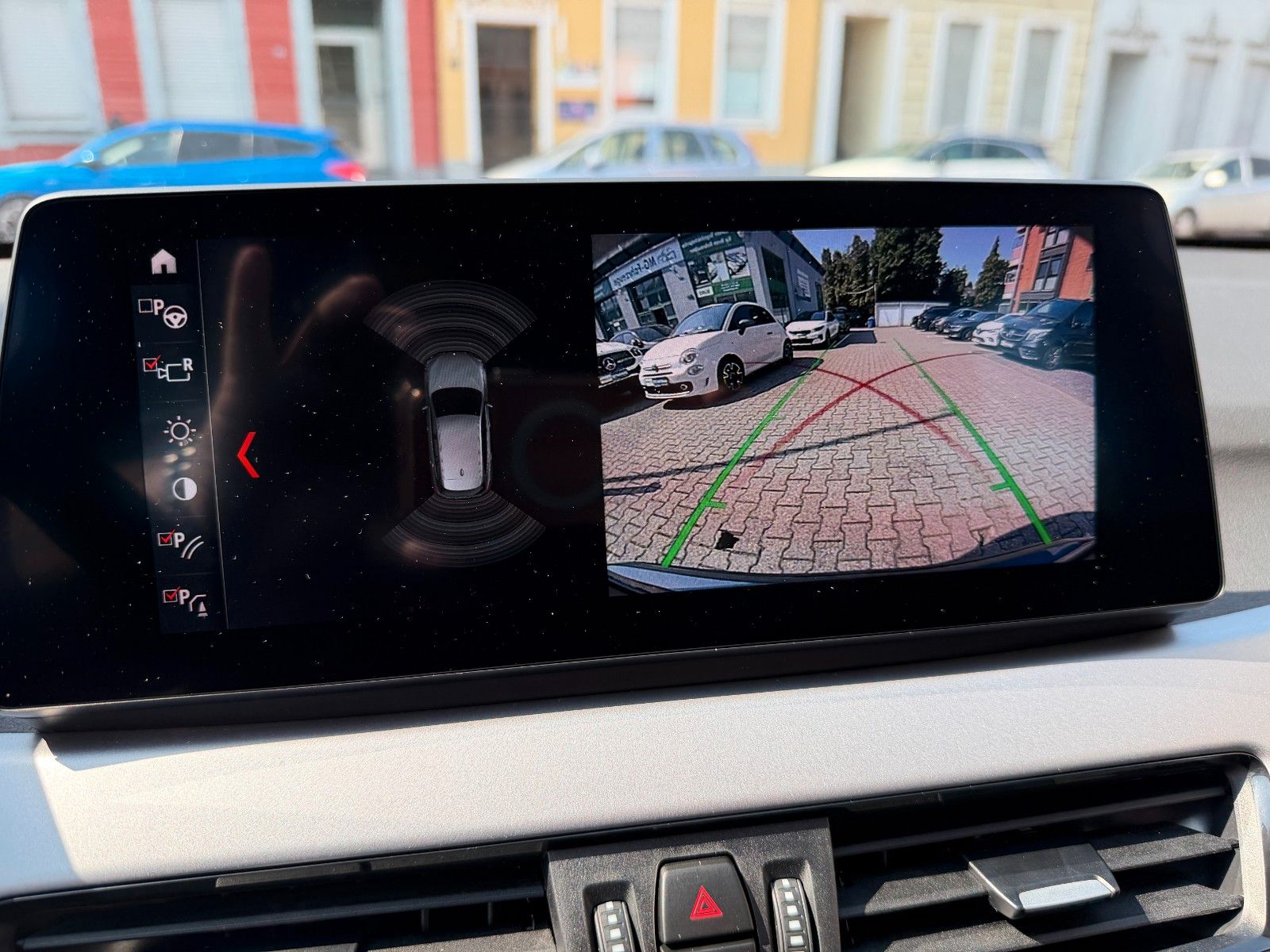 Fahrzeugabbildung BMW X1 xDrive 20 d 1.HD HUD AHK AUTOMATIK LED KAMERA