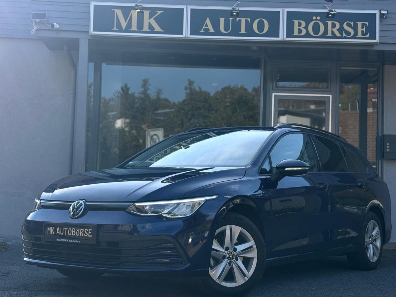 Volkswagen Golf 8Variant Life eTSI/DSG/PANO/AHK/R-KAM/ACC/1H