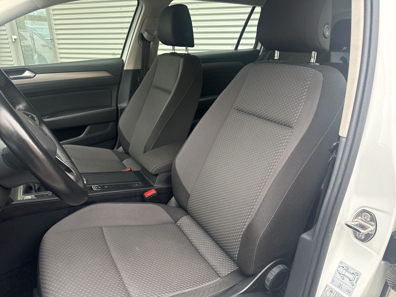 Fahrzeugabbildung Volkswagen Passat Variant 2.0 TDI LED NAVI KAMERA SHZ