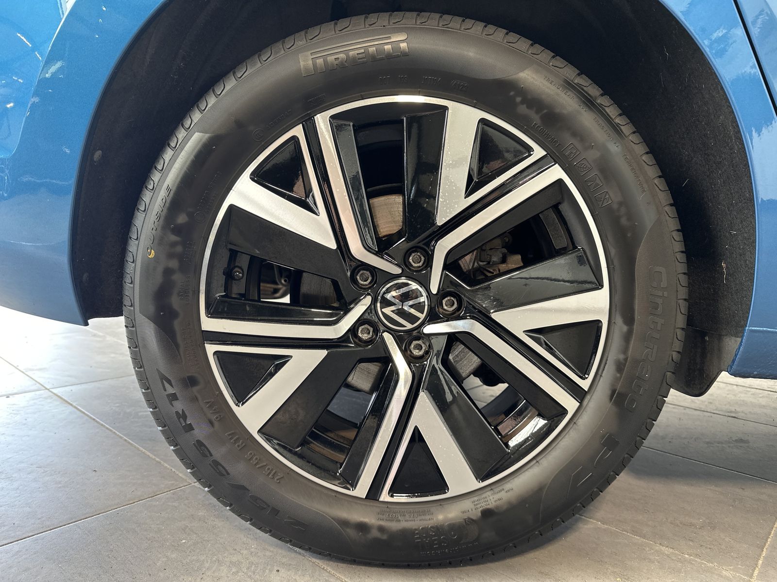 Fahrzeugabbildung Volkswagen Touran 2.0 TDI DSG Highline NAV+LED+ACC+KAMERA