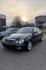 Mercedes-Benz E 280 CDI 4MATIC AVANTGARDE  - blaue Mercedes-Benz E 280