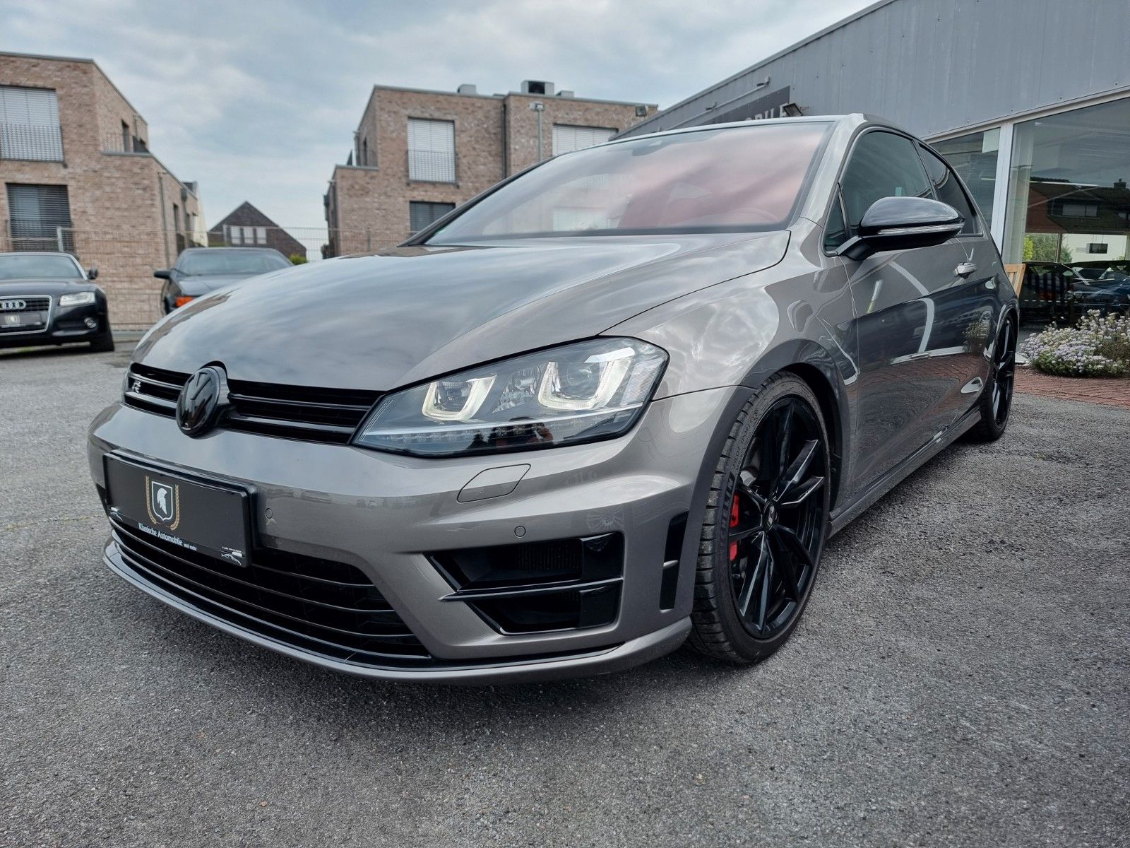Fahrzeugabbildung Volkswagen Golf R by MTR/520 PS/Sleeper/Extrem schnell
