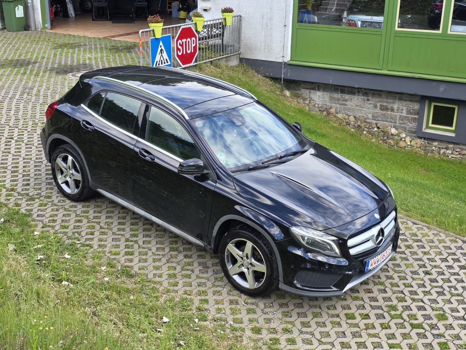 MERCEDES-BENZ GLA 220 GLA  AMG line LED  4Matic Panorama Kam.