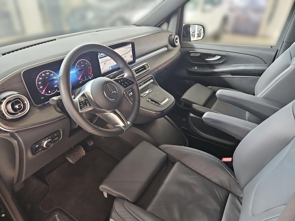 Fahrzeugabbildung Mercedes-Benz V 300 AVG extralang 8 Sitze STHZ ele.ST AMGFront