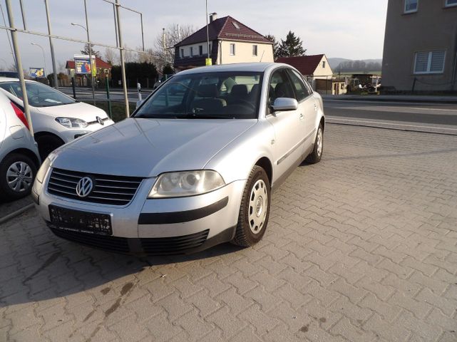 Volkswagen Passat Basis Klima CD Radio HU AU Neu