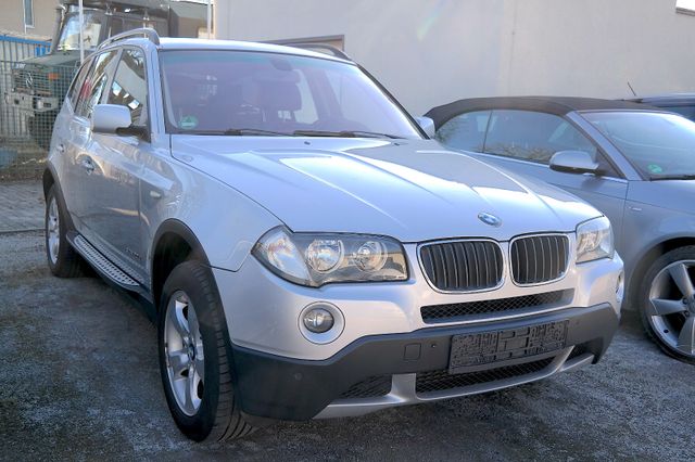 BMW X3 xDrive 20d Autom*Panorama*Navi*AHK*