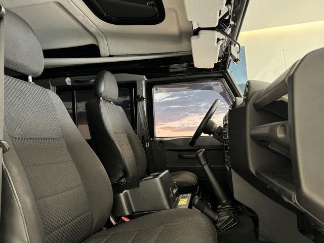 Foto Nummer 4: LAND ROVER Defender