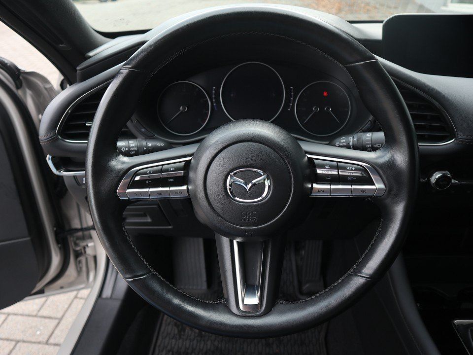 Fahrzeugabbildung Mazda 3 M-Hybrid Selection G-150 NAVI ACAA HUD SHZ RFK
