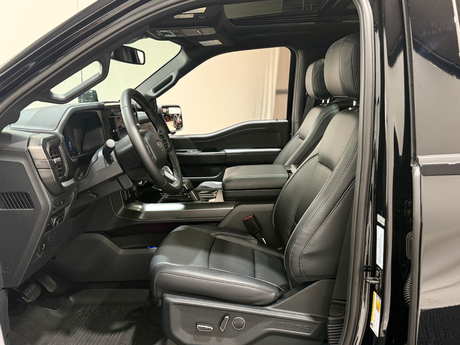 Fahrzeugabbildung Ford F-150 Lariat 5.0L V8  5,5" Black RTR Ed.