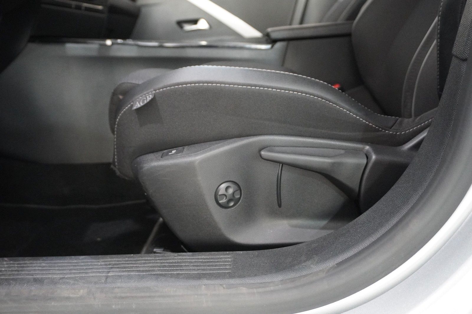 Fahrzeugabbildung Opel Astra L Lim. 1.6 HYBRID GS SPORT NAVI/360°/SPORT