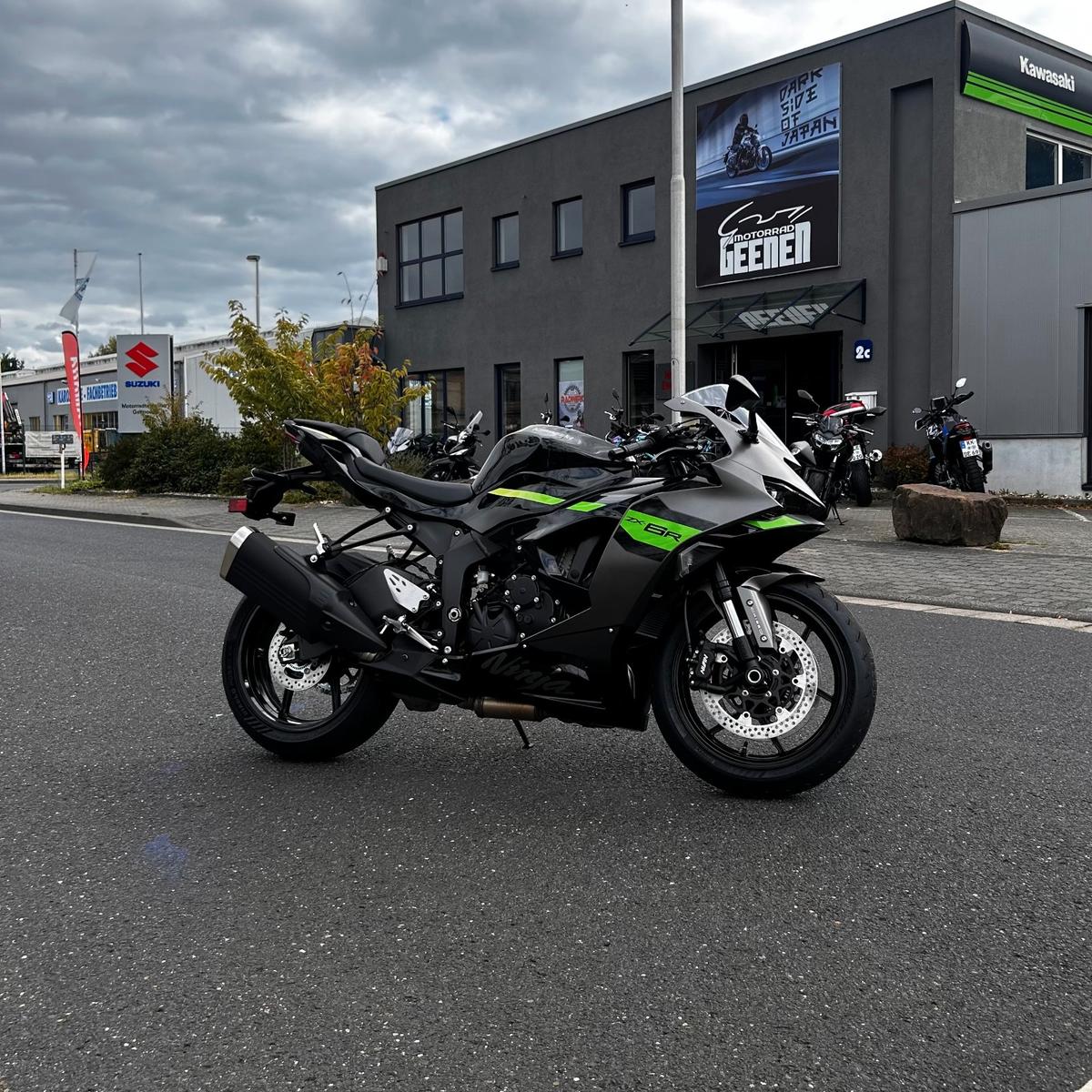 Kawasaki ZX-6R * MY 26 * schwarz am Lager