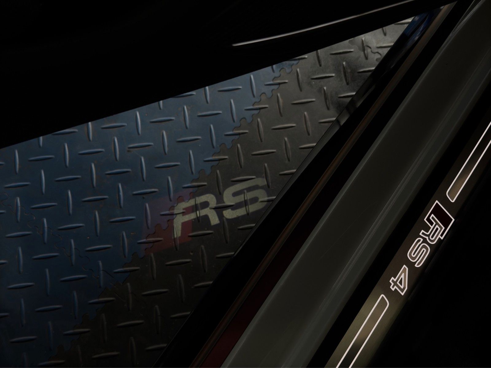 Fahrzeugabbildung Audi RS4 Avant *Pano*280km/h*B&O*HUD*Matrix*Ambiente+