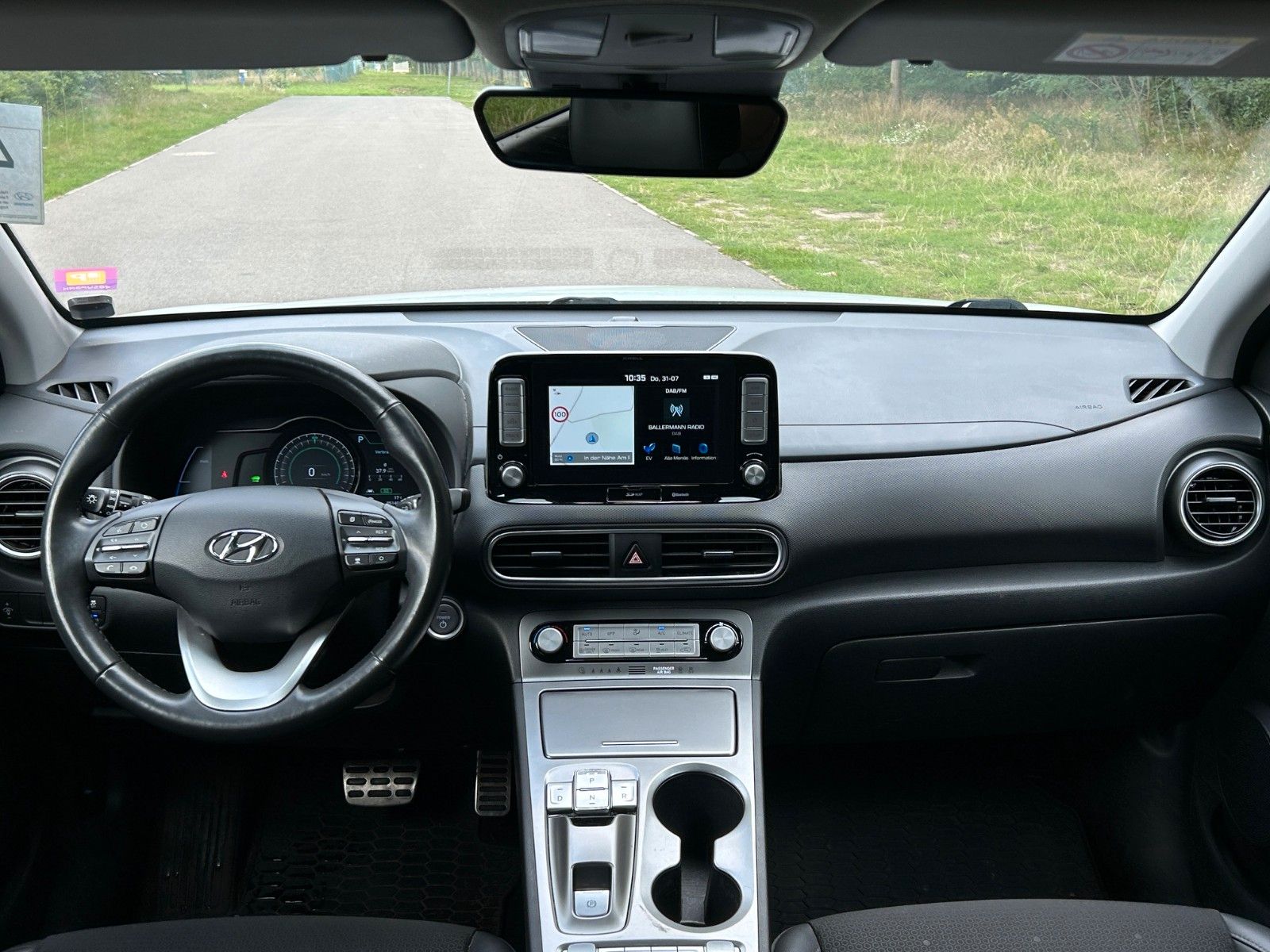 Fahrzeugabbildung Hyundai KONA EV Style 150 kW *RW449KM*SHZ*LED*RFKamera*