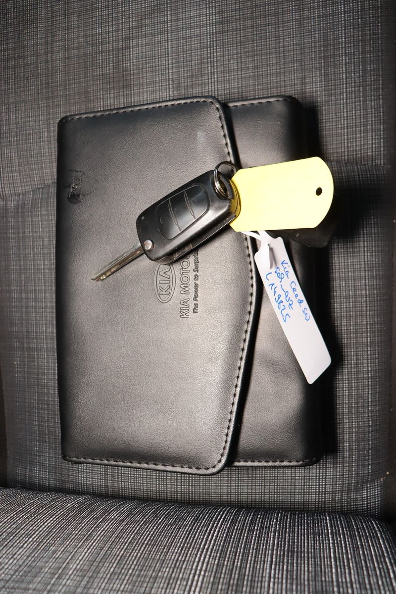 Fahrzeugabbildung Kia ceed 1.4 CVVT * Navi * RFK * HU/AU bis 11.26