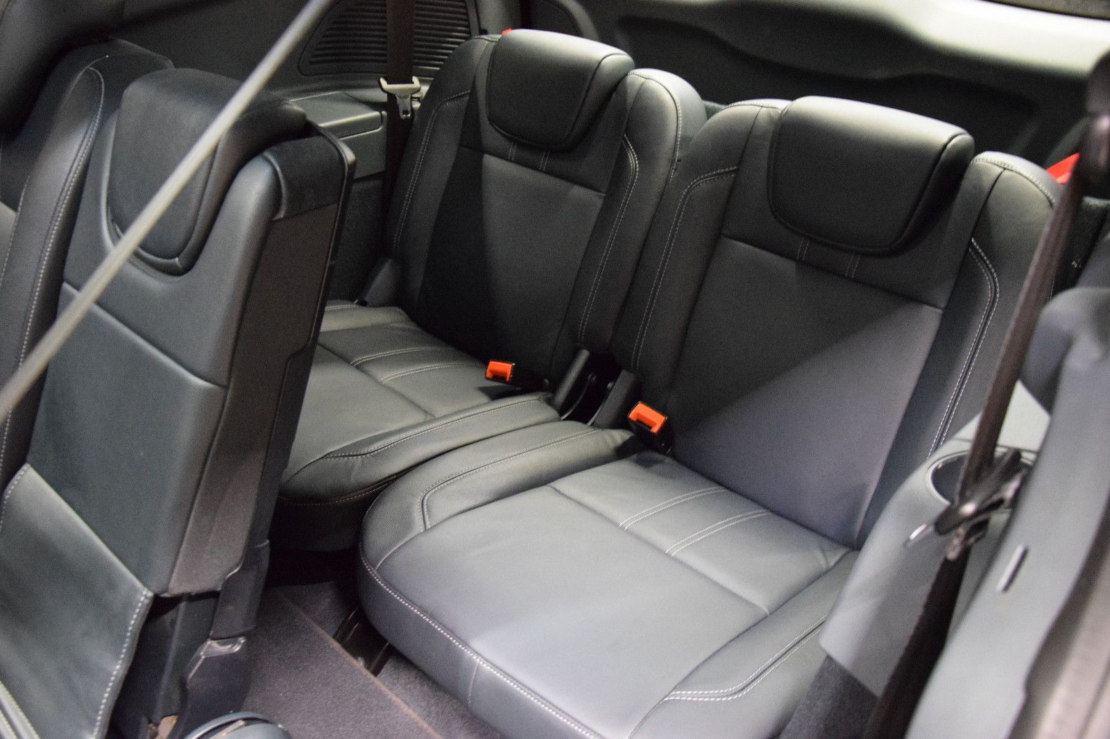 Fahrzeugabbildung Ford Grand C-MAX Titanium 7 Sitze Navi Leder Luxus